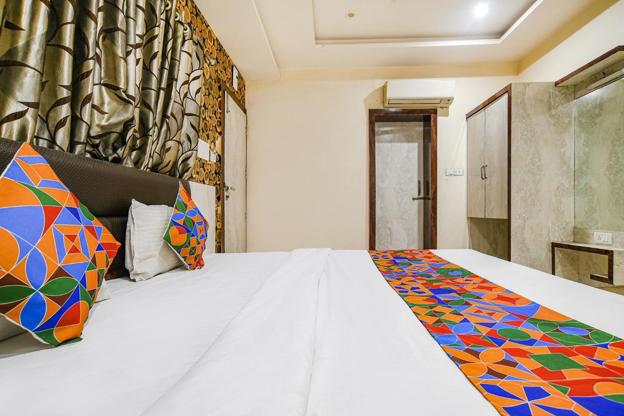 Fabhotel Shivam Palace- Near Mahakal Mandir Ujjain Exterior foto